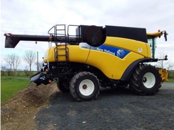 Moissonneuse-batteuse New Holland CR 980