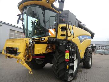 Moissonneuse-batteuse New Holland CX 7.90