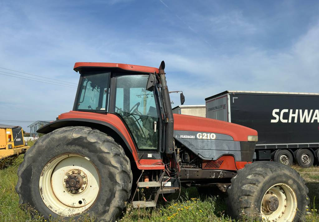 Tracteur agricole New Holland G 210: photos 6