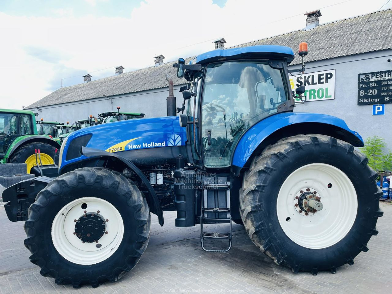 Tracteur agricole New Holland T7030: photos 9