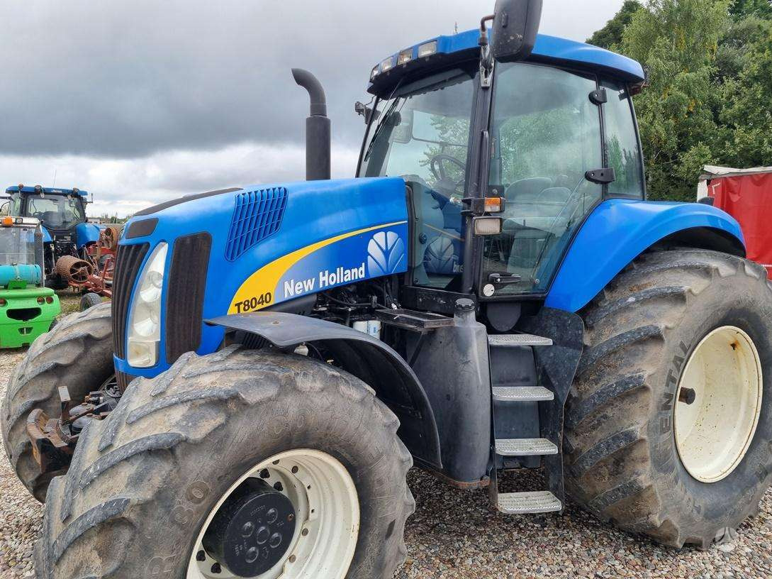 Tracteur agricole New Holland T8040: photos 9