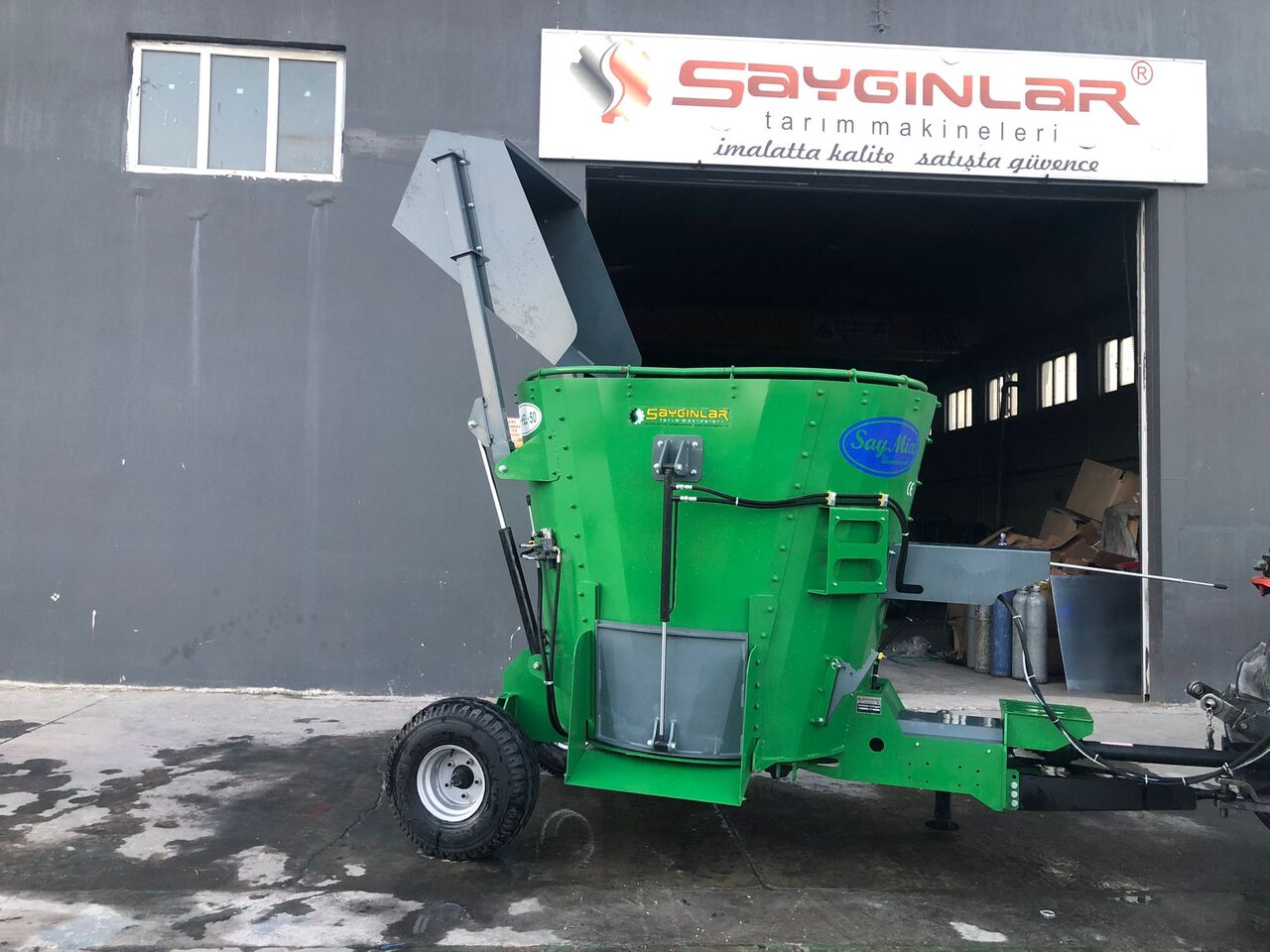 Matériel d'élevage neuf SAYGINLAR vertical feed mixer wagon: photos 3