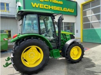 Tracteur agricole John Deere 5075E