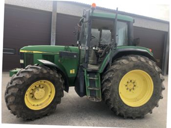 Tracteur agricole John Deere 6910