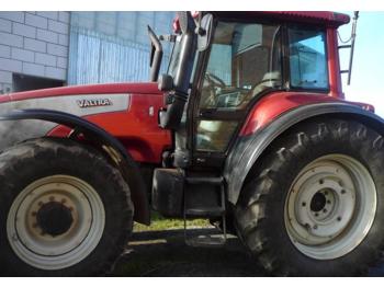 Tracteur agricole Valtra T180: photos 1