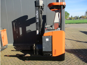 Chariot à mât rétractable BT RRE 140