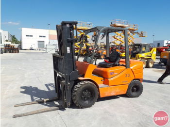 Chariot élévateur FD30T