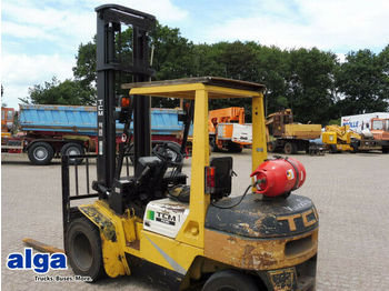 Chariot élévateur TCM FG 30 N8, Traglast 3.000kg, hubhöhe 5.000mm, LPG