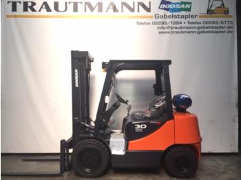 Chariot élévateur frontal à 4 roues Doosan G30E-5