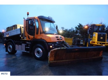 Municipal/ matériel spécial Mercedes Unimog