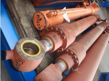 Vérin hydraulique pour Engins de chantier Hitachi: photos 1