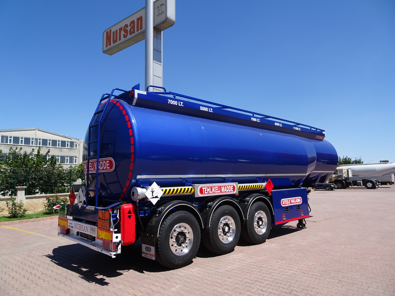 Semi-remorque citerne pour transport de carburant neuf NURSAN Aluminium Fuel Tanker: photos 7