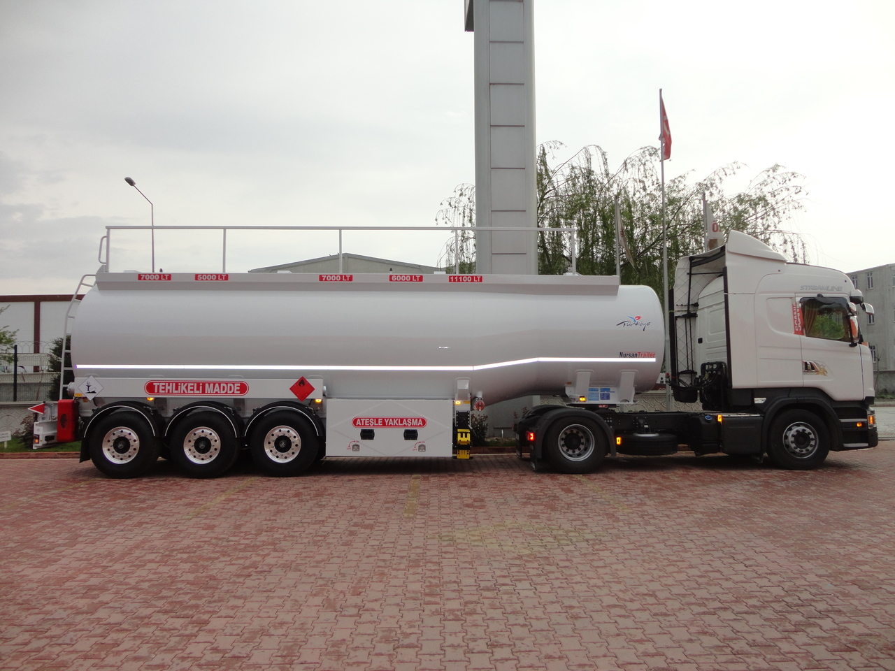 Semi-remorque citerne pour transport de carburant neuf NURSAN Aluminium Fuel Tanker: photos 8