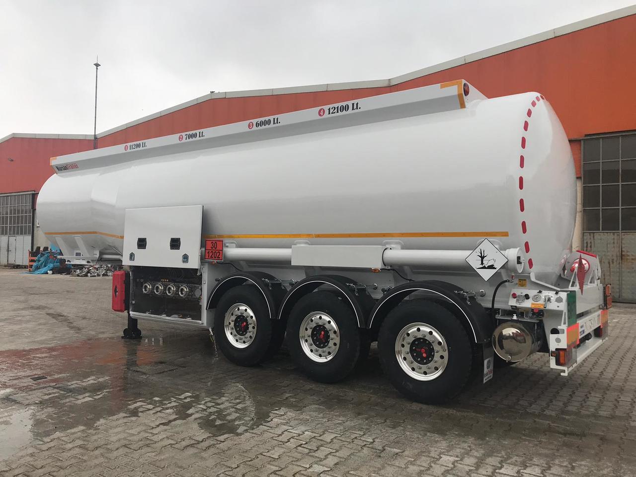 Semi-remorque citerne pour transport de carburant neuf NURSAN Aluminium Fuel Tanker: photos 4