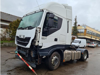 Tracteur routier Iveco Stralis AS440 T/P 48 Unfall: photos 3