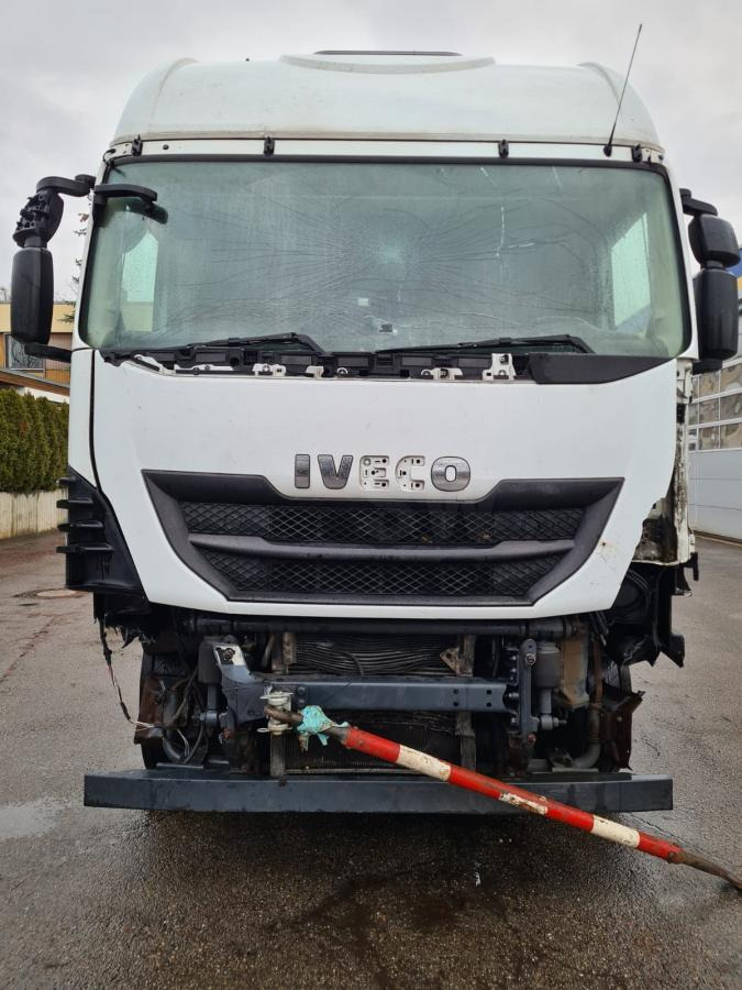 Tracteur routier Iveco Stralis AS440 T/P 48 Unfall: photos 2