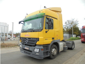 Tracteur routier Mercedes-Benz 1841 LS