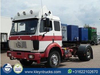 Tracteur routier Mercedes-Benz SK 1735 LS v8: photos 1