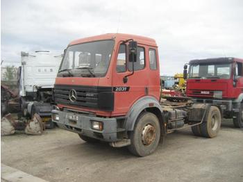 Tracteur routier Mercedes SK 2031