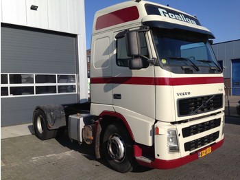 Tracteur routier Volvo FH12 420 Globetrotter XL: photos 1