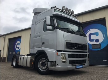 Tracteur routier Volvo FH440 4X2 Tractor Euro 3 - ANALOG TACHO - GLOBETROTTER - NL Truck !!: photos 1