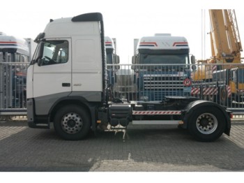 Tracteur routier Volvo FH 420 ADR GLOBETROTTER: photos 1