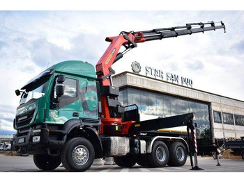 Camion plateau IVECO Trakker