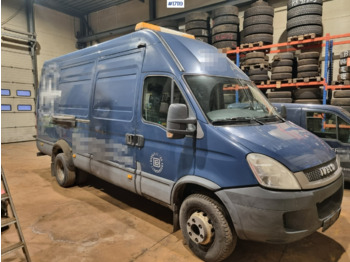 Camion fourgon IVECO Daily