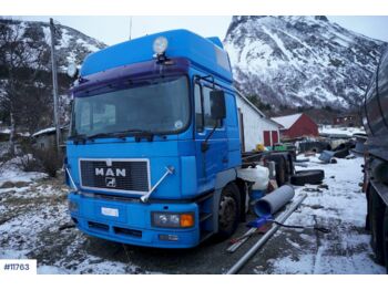 Camion porte-conteneur/ Caisse mobile MAN 26.463