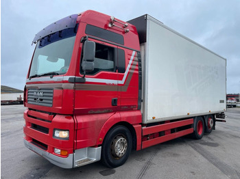 Camion fourgon MAN TGA 26.430