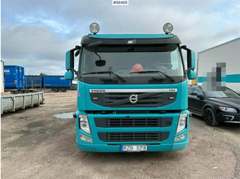 Camion plateau VOLVO FM