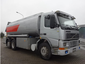 Camion citerne VOLVO FM7