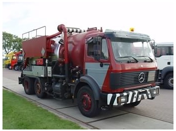 Mercedes-Benz 2422 6X2 - Véhicule de voirie/ Spécial