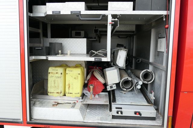 Camion de pompier, Utilitaire double cabine Mercedes-Benz 814 F/Feuerwehr/Pumpe/9 Sitze: photos 7