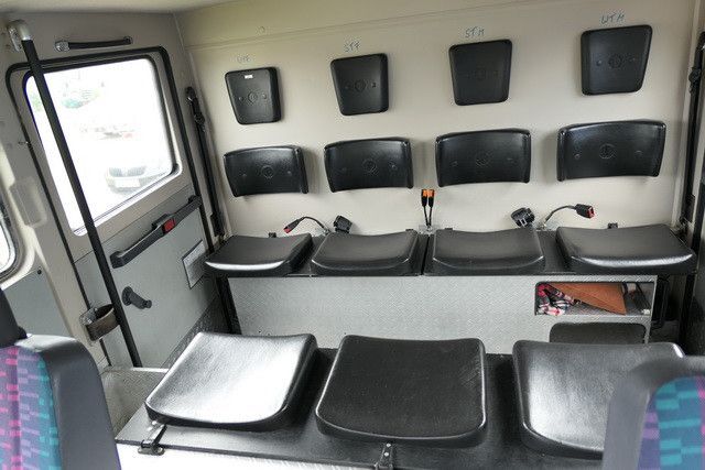 Camion de pompier, Utilitaire double cabine Mercedes-Benz 814 F/Feuerwehr/Pumpe/9 Sitze: photos 15