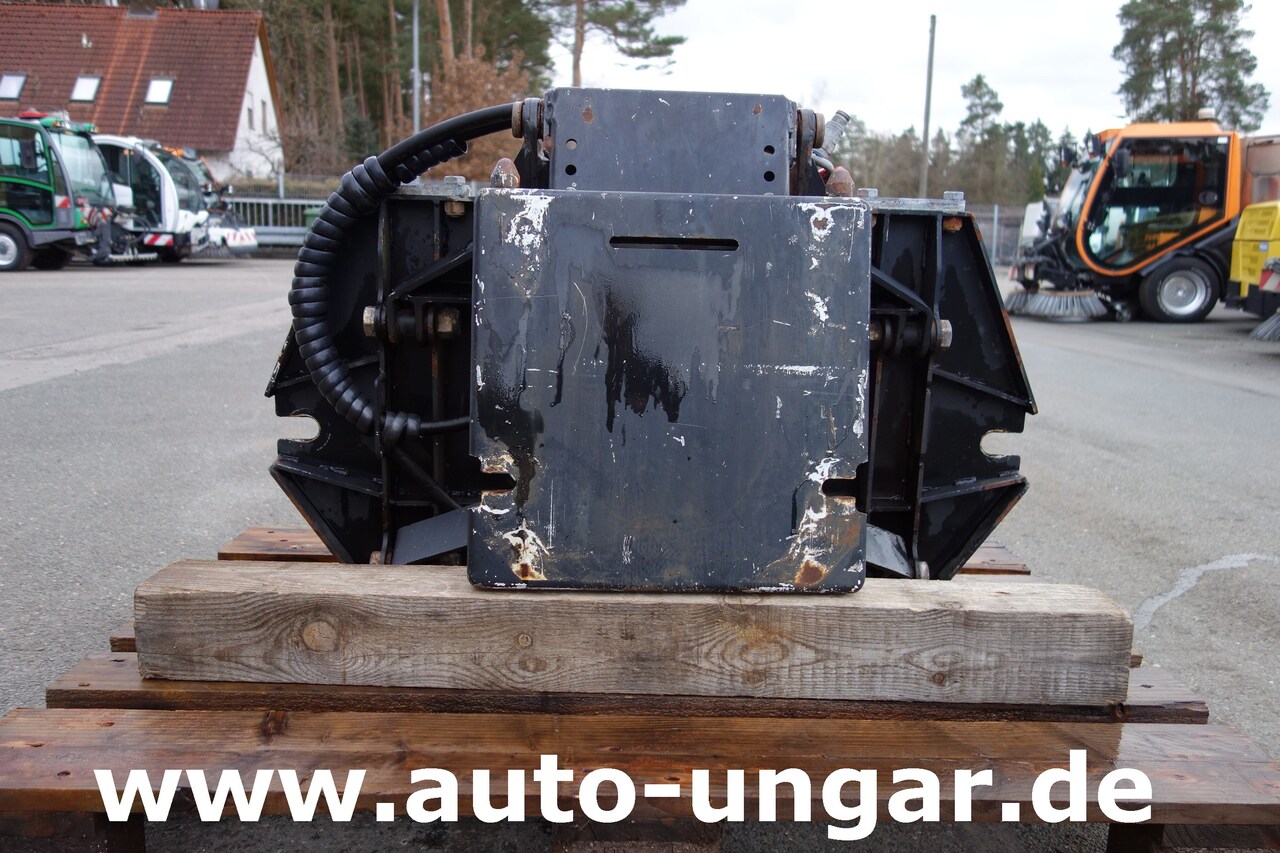 Tracteur communal Unimog Multicar Frontanbau Adapterplatte Frontkraftheber Unimog-Multicar: photos 3