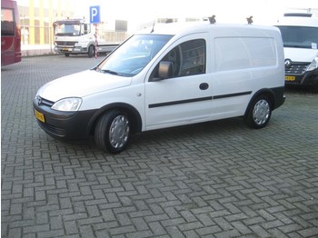 Fourgon utilitaire Opel Combo 1.7 CDTI VAN 100 PK 133.759 KM
