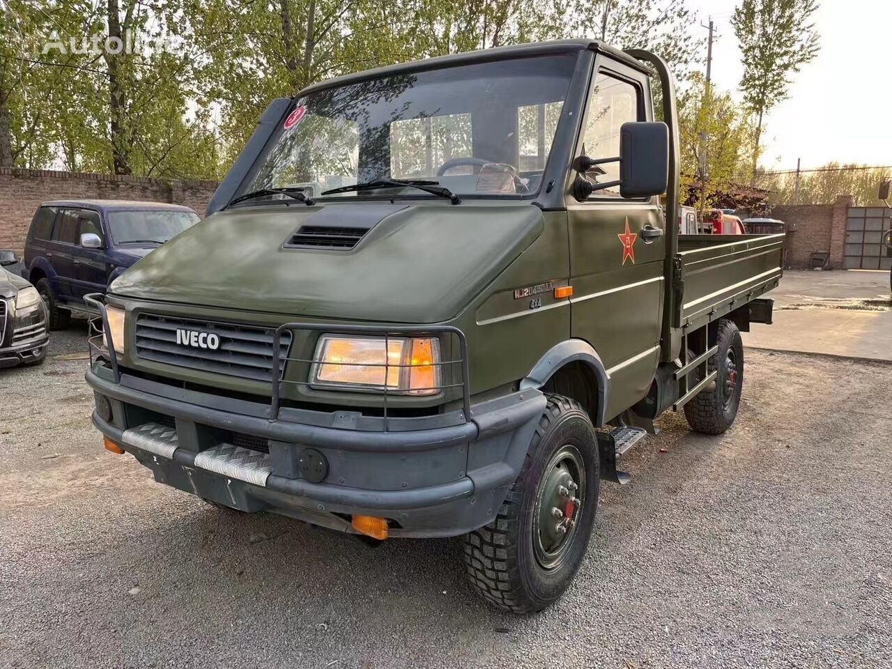 Fourgon plateau IVECO 4x4 all wheels drive light cargo truck military chassis: photos 2