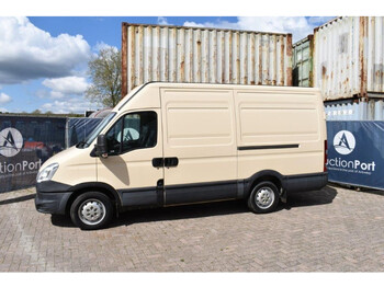 Fourgon utilitaire Iveco Daily 35S15: photos 1