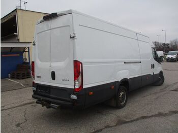 Fourgon utilitaire Iveco Daily 35S18: photos 4