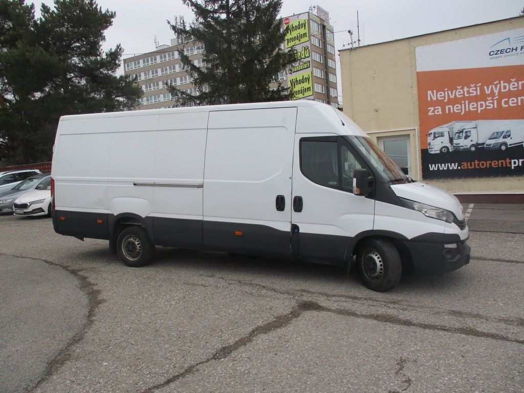 Fourgon utilitaire Iveco Daily 35S18: photos 2