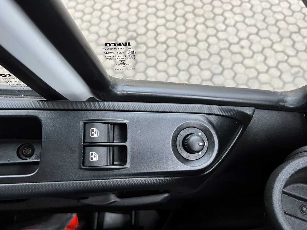 Fourgon utilitaire Iveco Daily 35 S16 A8 V *Automatik*Klima*4.100mm*: photos 15