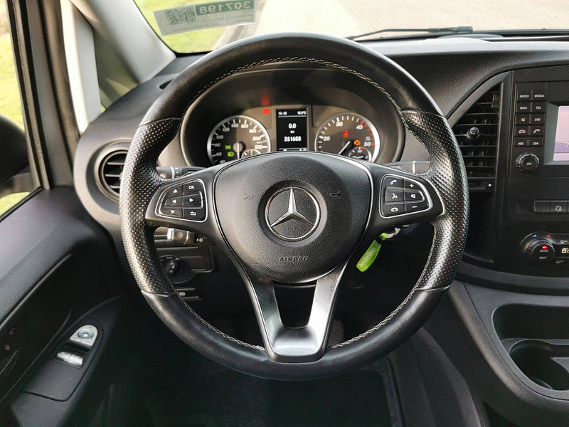 Fourgonnette Mercedes-Benz Vito 114 cdi: photos 12