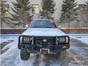 Pick-up TOYOTA Hilux 3.0 L diesel engine pick up truck: photos 1
