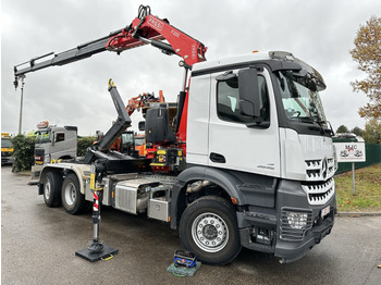 Mercedes-Benz AROCS 2846 6x2 HAAK + KRAAN FASSI F255A (4x) - *19.000km* - LIFT + STUUR AS - RADIO - ROTATOR - 5/6 F - BELGTRUCK - Camion porte-conteneur/ Caisse mobile: photos 1
