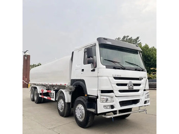 SINOTRUK 8x4 drive HOWO water sprinkler truck 30000 liters - Camion citerne: photos 1