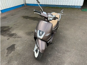 Peugeot DJANGO 50 cc, 25 km , Snor scooter - Motocyclette: photos 3