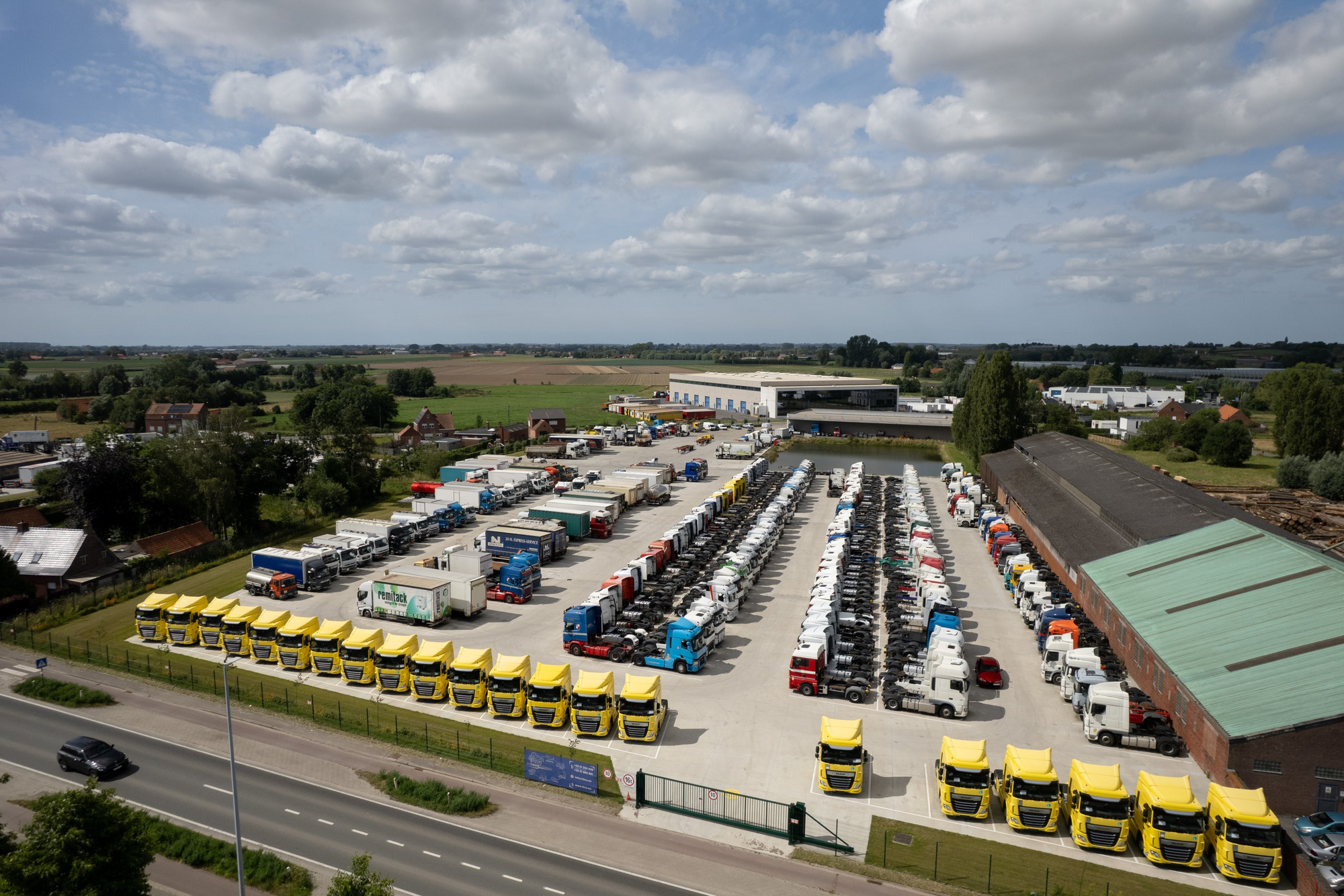 TheTruckCompany - Machines agricoles undefined: photos 2