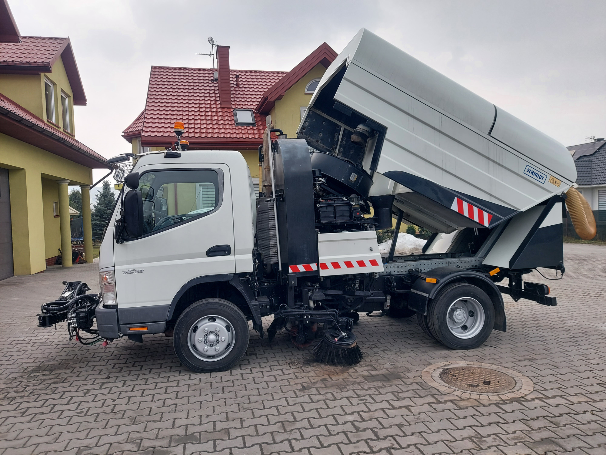 AUTO TECHNIK - Véhicules de voirie/ Spéciaux undefined: photos 28