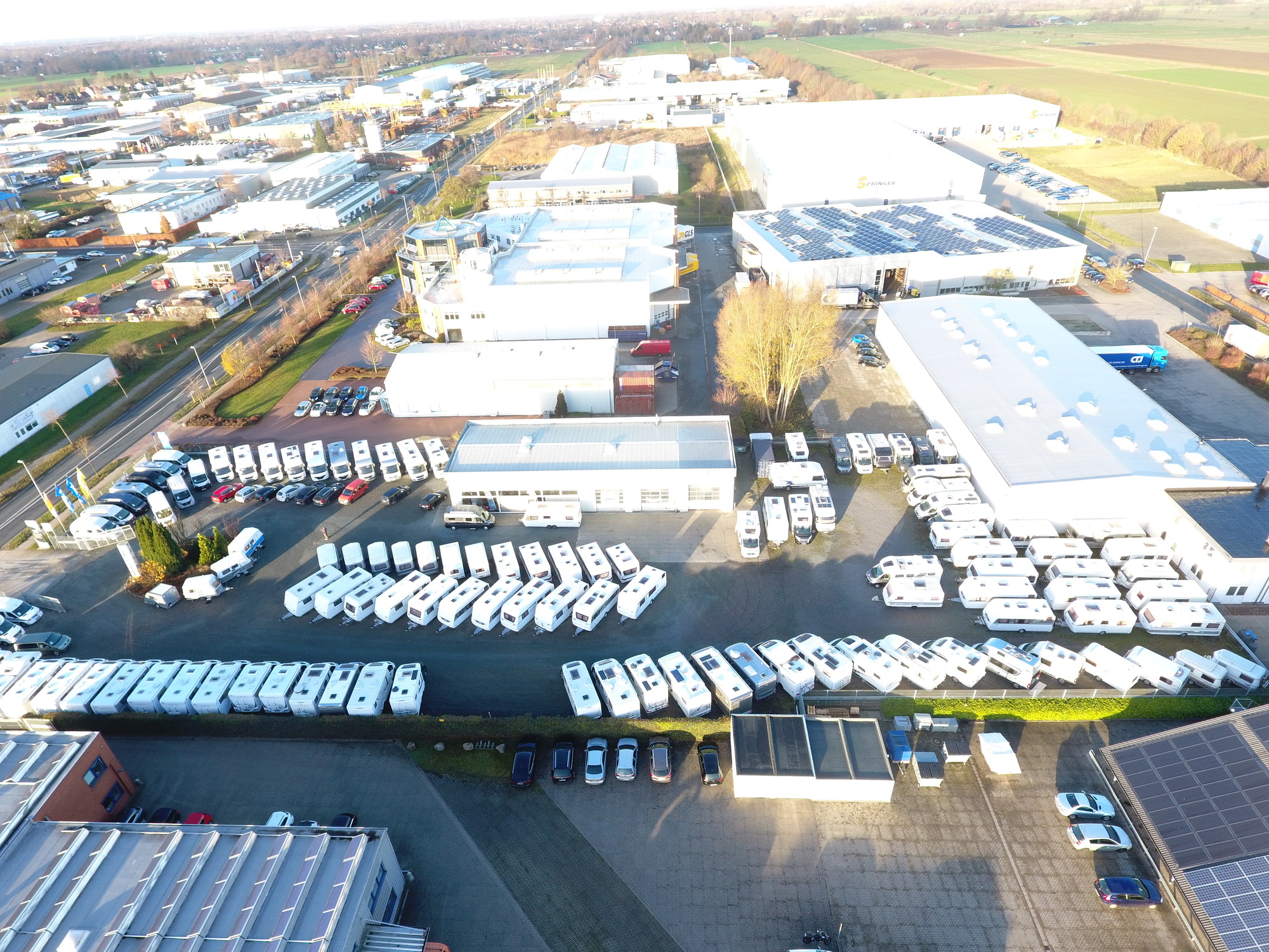 Caravan + Freizeit Voertmann GmbH undefined: photos 4